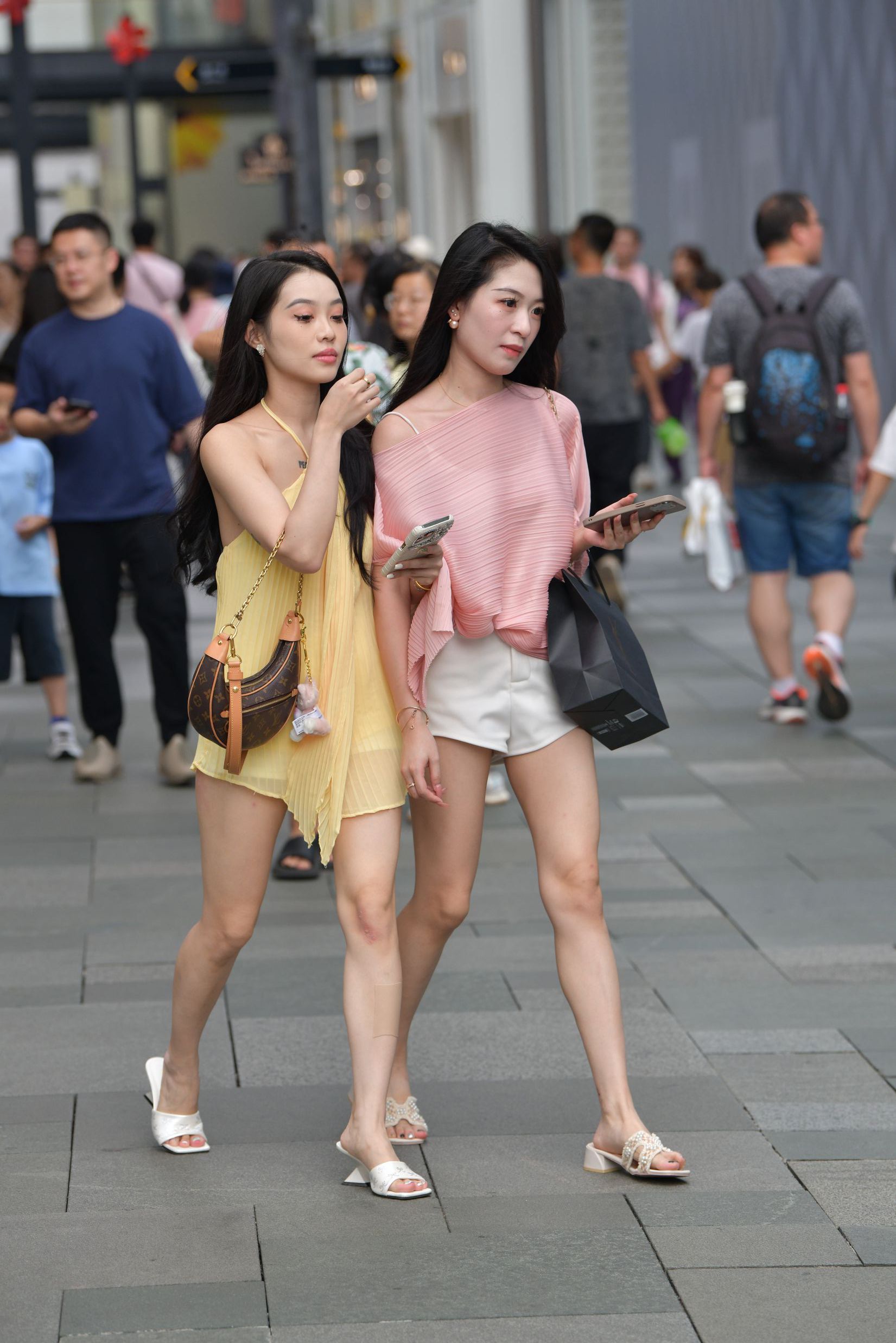 161153-twmjposuwis.jpg