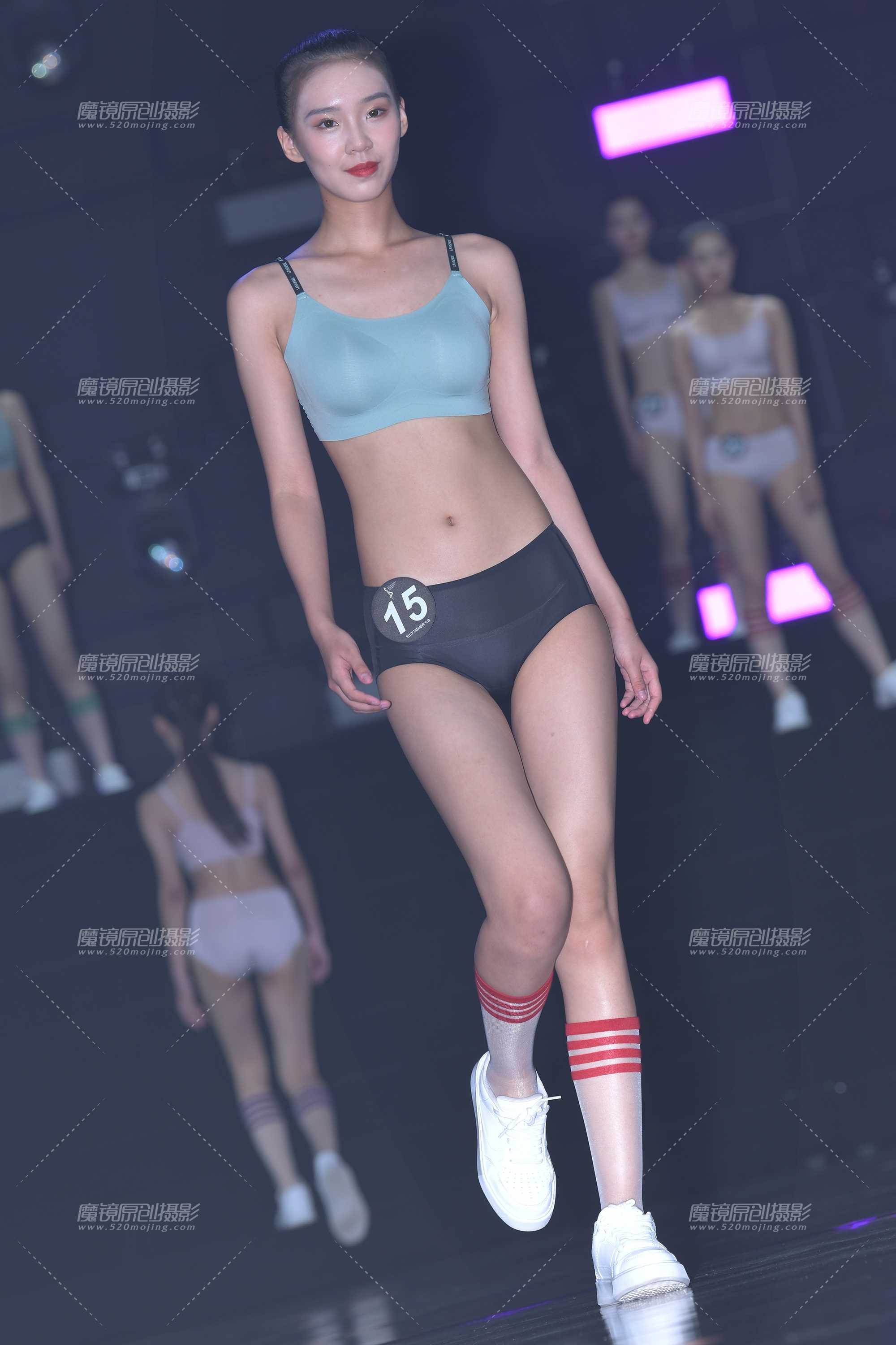 47622-stg0he1biuu.jpg