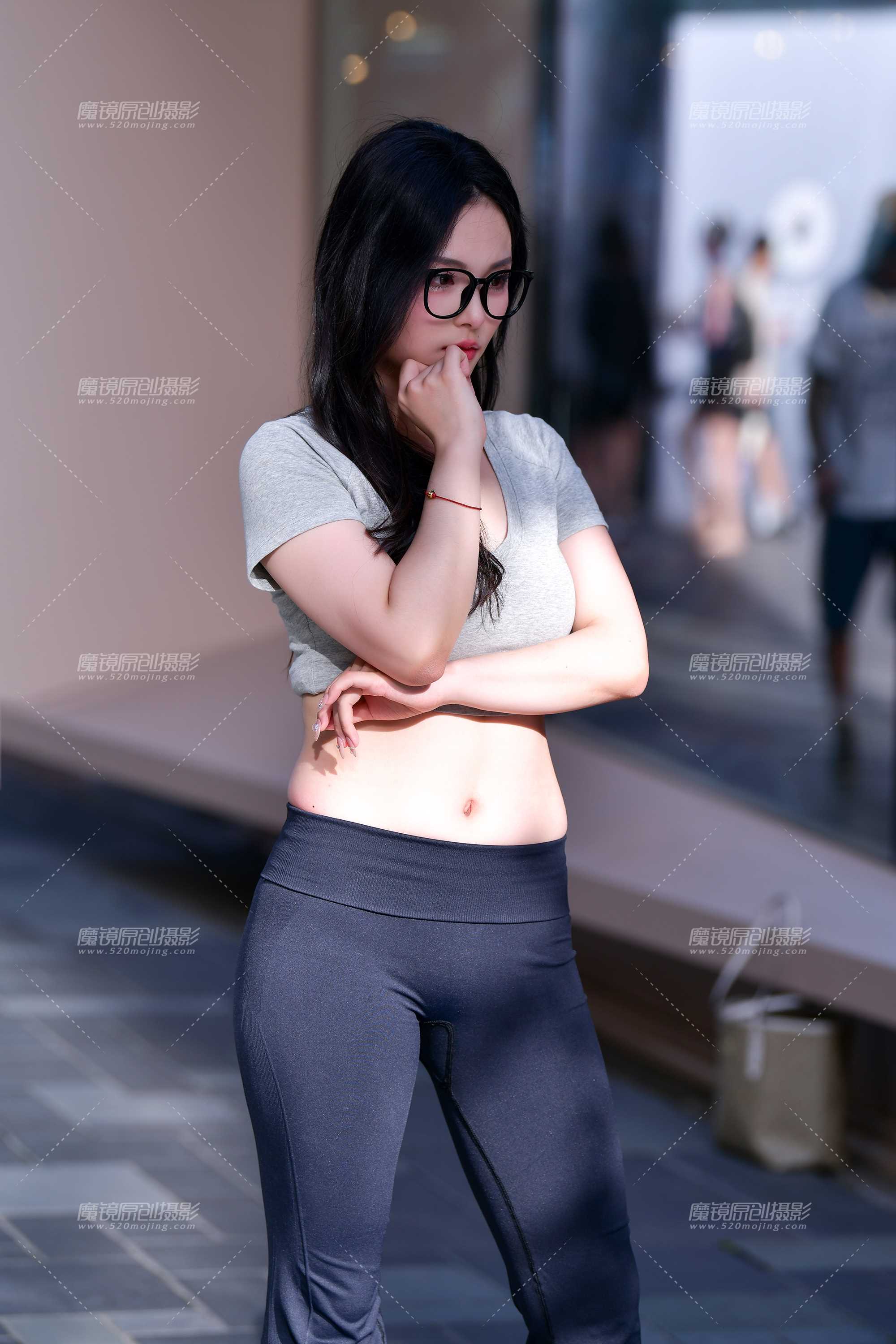 53763-100figk00os.jpg