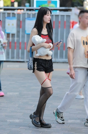 黑色热裤女友