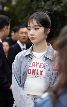 时装周拍摄高颜值的上戏女演员