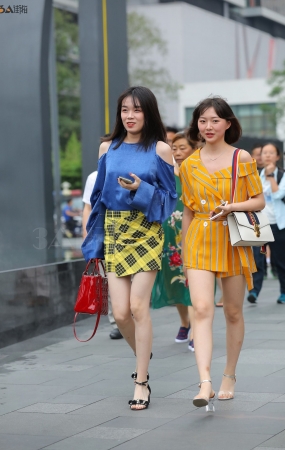 甜美，美腿俩闺蜜-17P