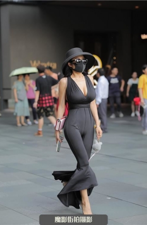 这样的装扮,妥妥的女王范儿!