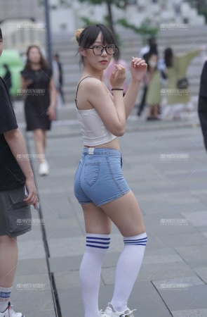热裤美臀