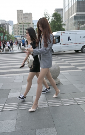 难得见到这么美的肉丝高跟大长腿美女