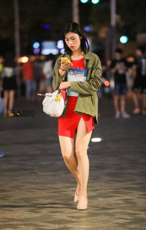 红裙肉丝裸色高跟鞋少妇-18P