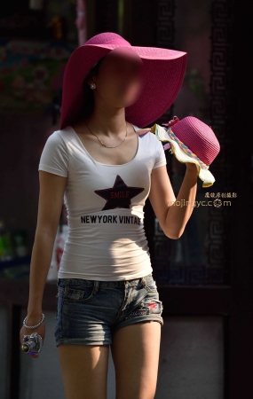 2015-07-09短裤翘臀纹身少妇（45P）