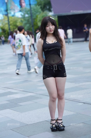 热裤小妹