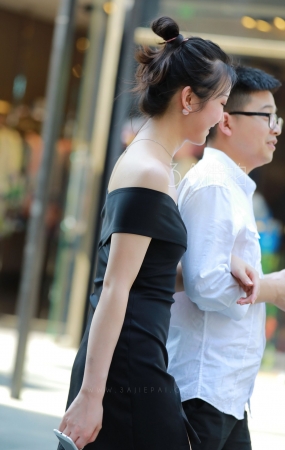 连衣短裙，裸腿，凉鞋，美女-10P