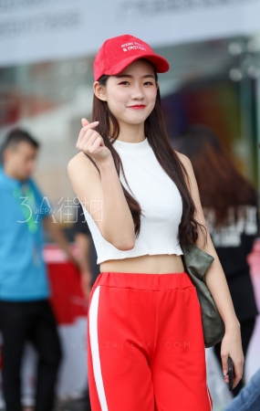 比心红帽小美眉-9P