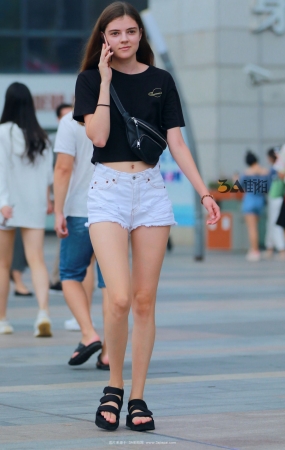 大长腿热裤翘臀性感洋妞-10P