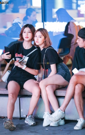 好漂亮的短发美女-14P