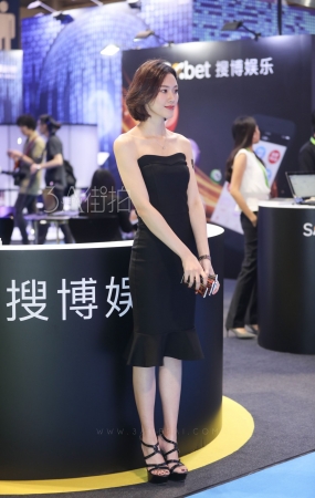 气质短发高挑长腿模特小姐姐-10P